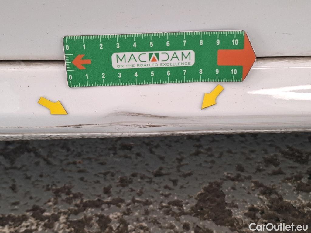  Peugeot  208  Premium 1.5 HDi 100CV BVM6 E6d #40