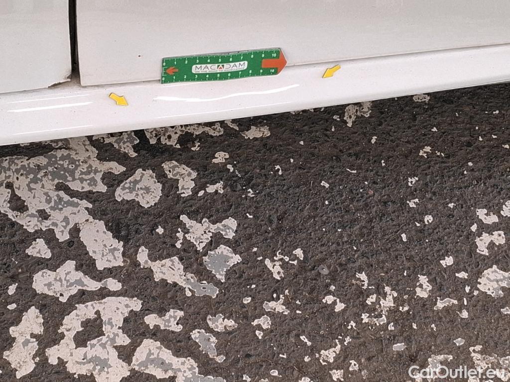  Peugeot  208  Premium 1.5 HDi 100CV BVM6 E6d #44