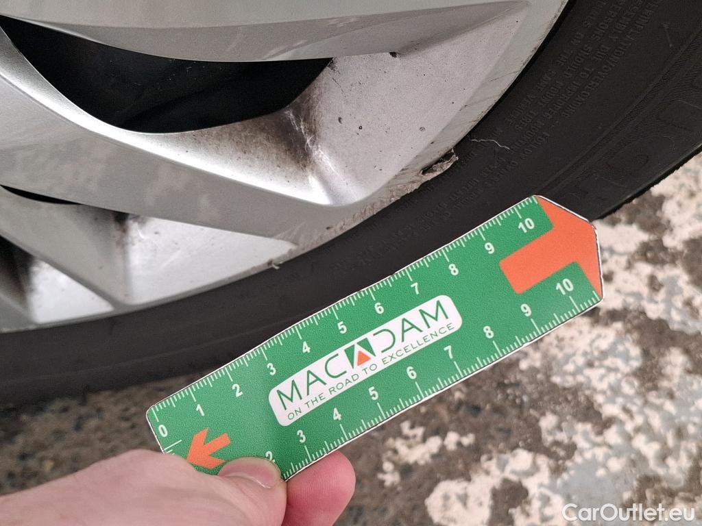  Peugeot  208  Premium 1.5 HDi 100CV BVM6 E6d #64