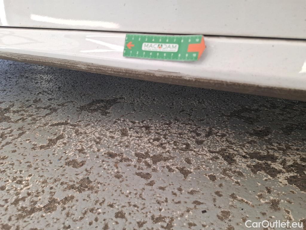  Peugeot  208  Premium 1.5 HDi 100CV BVM6 E6d #42