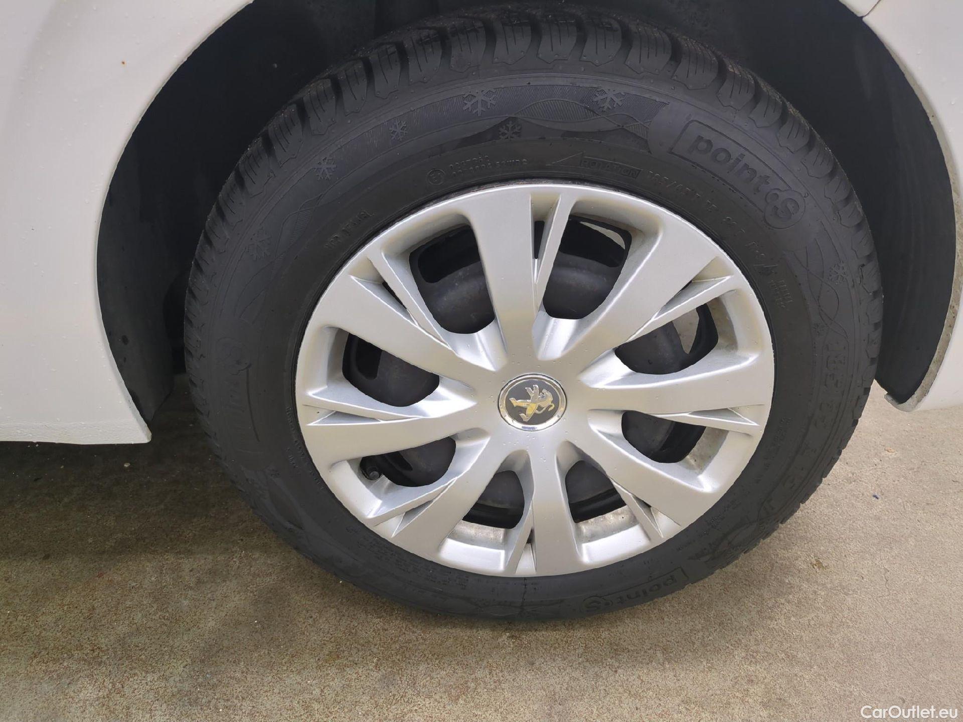  Peugeot  208  Affaire Premium Pack 1.2 80CV BVM5 E6dT #2