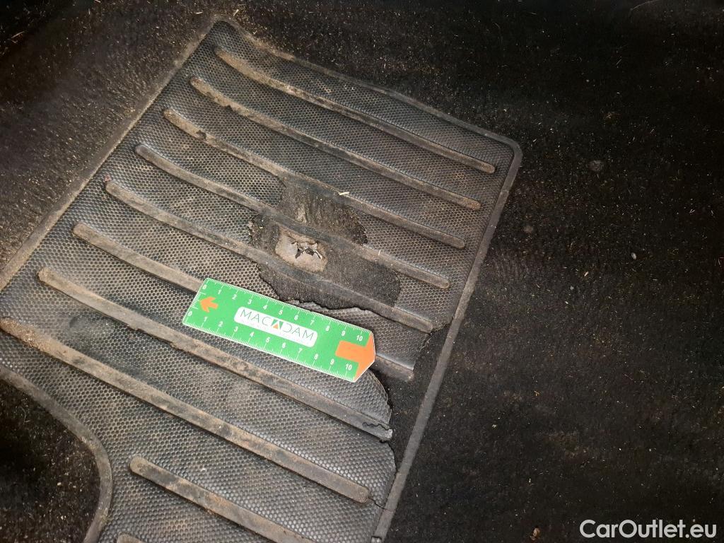  Peugeot  208  Premium 1.5 HDi 100CV BVM6 E6d #8