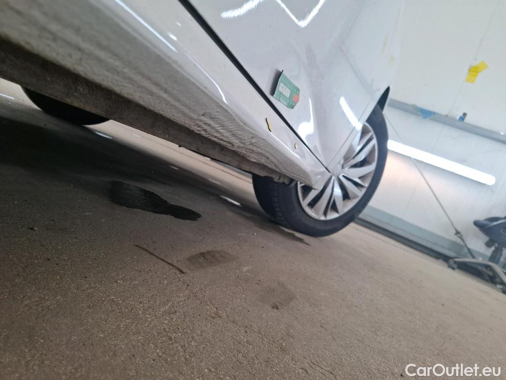  Peugeot  208  Premium 1.5 HDi 100CV BVM6 E6d #16