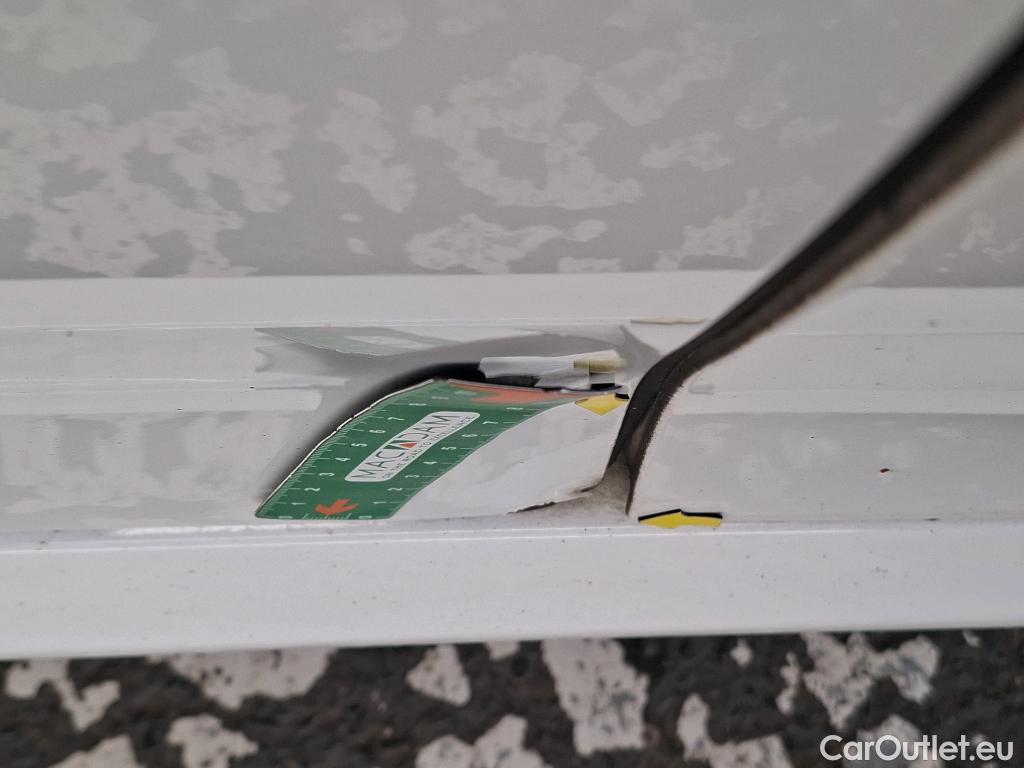  Peugeot  208  Premium 1.5 HDi 100CV BVM6 E6d #33