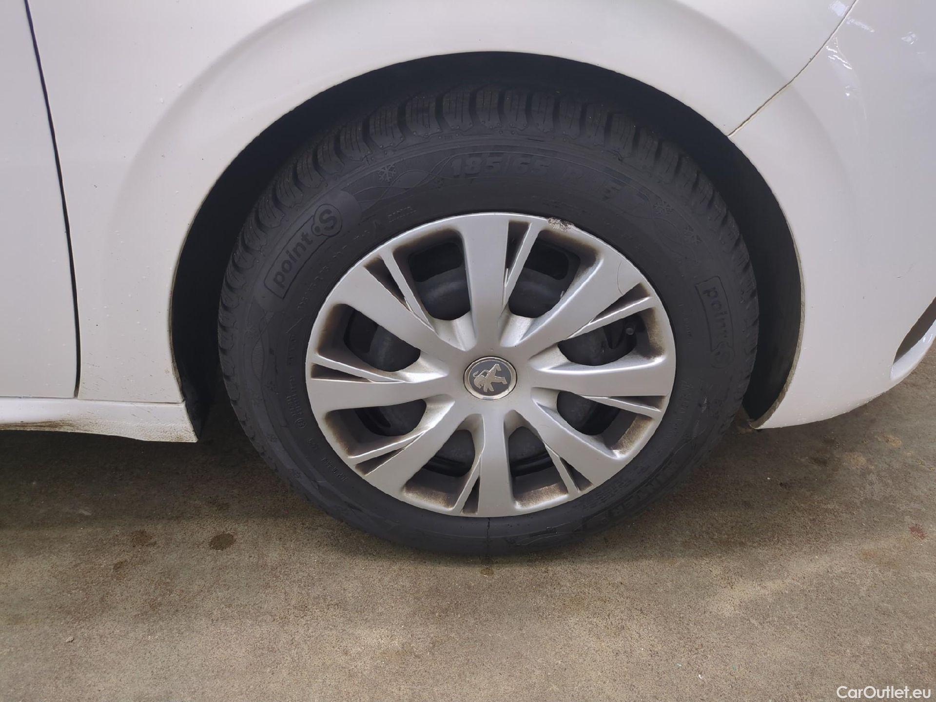  Peugeot  208  Affaire Premium Pack 1.2 80CV BVM5 E6dT #4