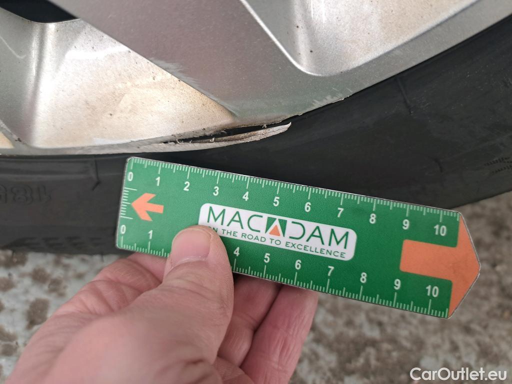  Peugeot  208  Premium 1.5 HDi 100CV BVM6 E6d #23