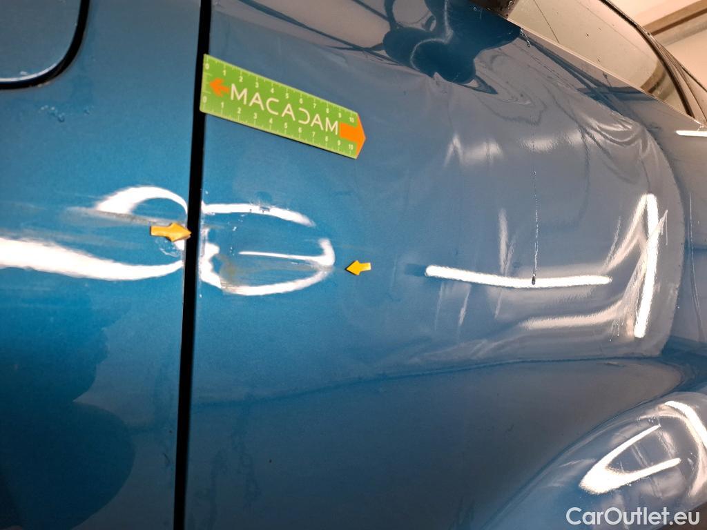  Audi  A3 AUDI  Sportback / 2020 / 5P / Berline 40 TFSI e 204 S Tronic Design Luxe #9