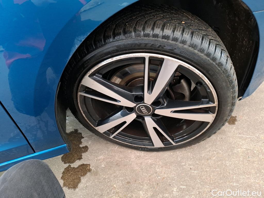  Audi  A3 AUDI  Sportback / 2020 / 5P / Berline 40 TFSI e 204 S Tronic Design Luxe #16