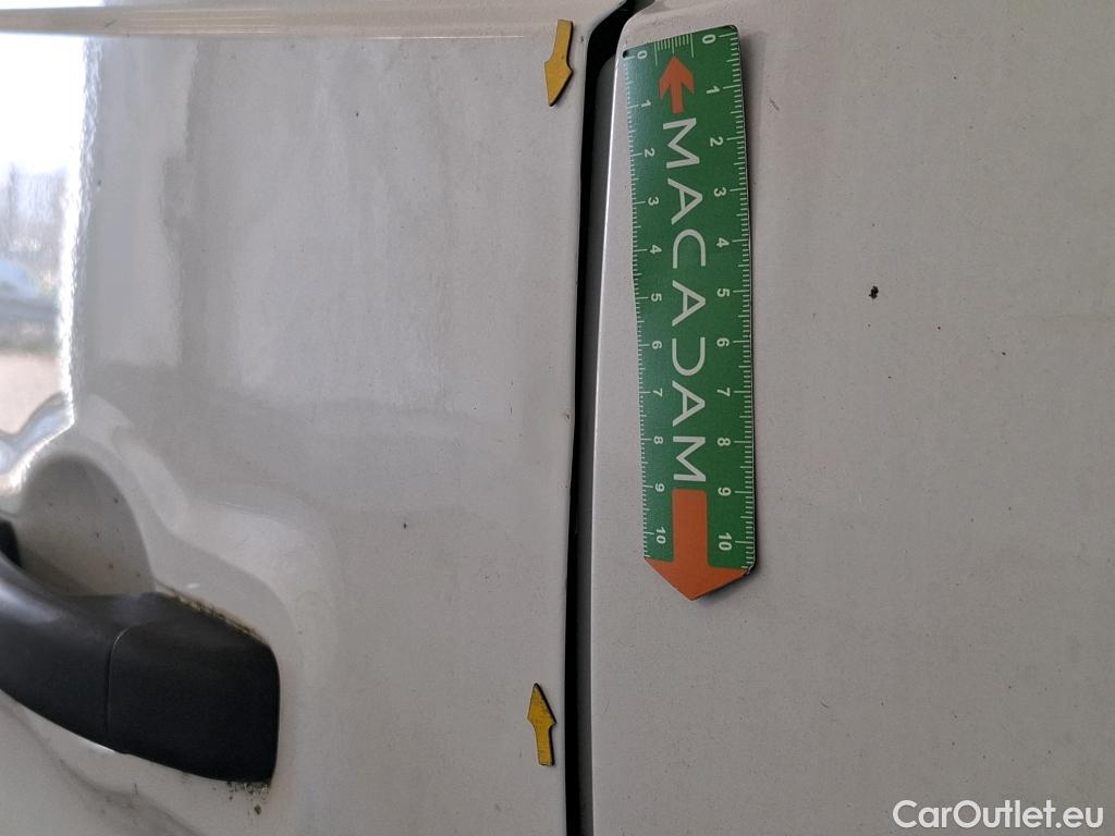  Renault  Trafic RENAULT  VU 4p Fourgon FG-GCF L1H1 1000 dCi 90 #37