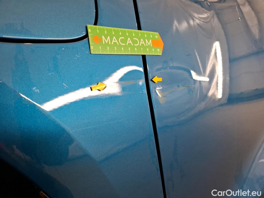  Audi  A3 AUDI  Sportback / 2020 / 5P / Berline 40 TFSI e 204 S Tronic Design Luxe #3