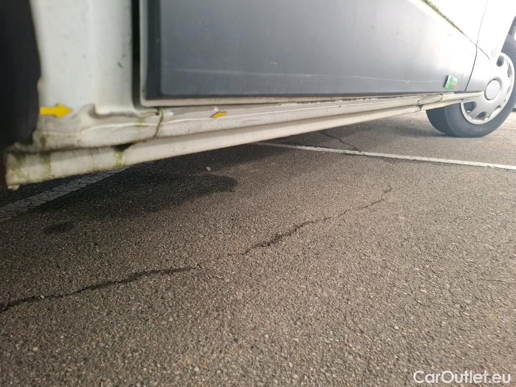  Renault  Trafic RENAULT  VU 4p Fourgon FG-GCF L1H1 1000 dCi 90 #39