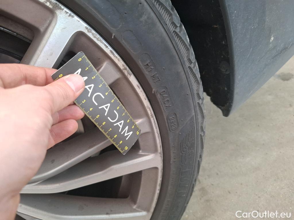  Bmw  Serie 3 BMW Série 3 Berline / 2018 / 4P / Berline 330e 292ch Luxury BVA8 Hybride #50