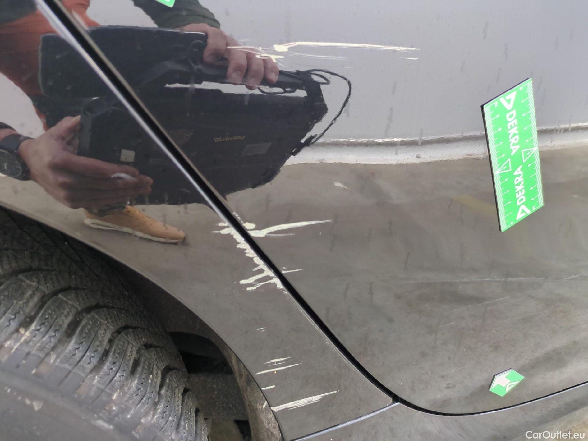  Bmw  Serie 1 Série 1 Berline 116 d Lounge 1.5 115CV BVA7 E6d #72