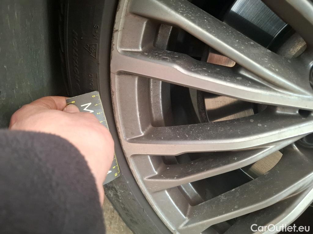  Bmw  Serie 3 BMW Série 3 Berline / 2018 / 4P / Berline 330e 292ch Luxury BVA8 Hybride #39