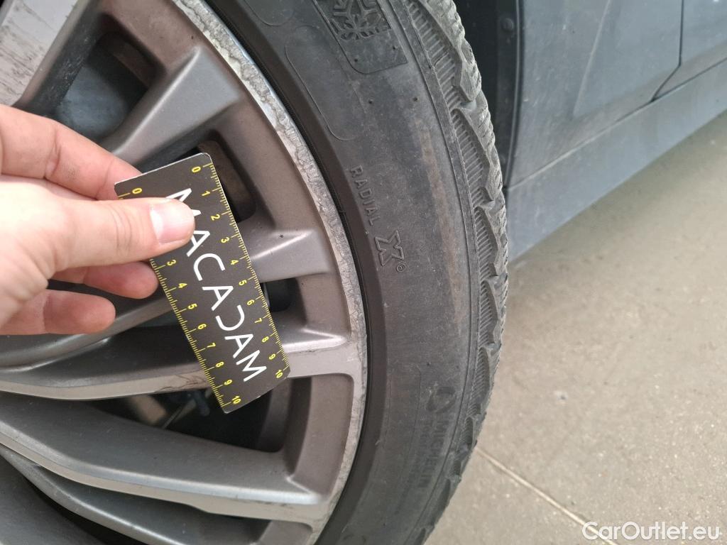  Bmw  Serie 3 BMW Série 3 Berline / 2018 / 4P / Berline 330e 292ch Luxury BVA8 Hybride #37