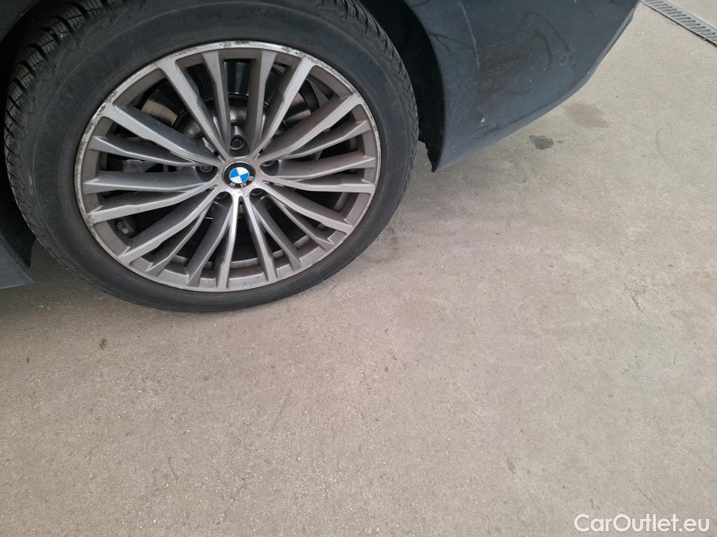  Bmw  Serie 3 BMW Série 3 Berline / 2018 / 4P / Berline 330e 292ch Luxury BVA8 Hybride #47