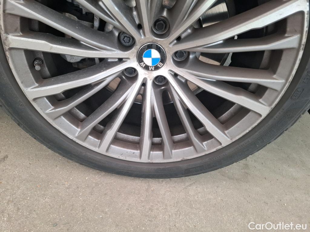  Bmw  Serie 3 BMW Série 3 Berline / 2018 / 4P / Berline 330e 292ch Luxury BVA8 Hybride #69