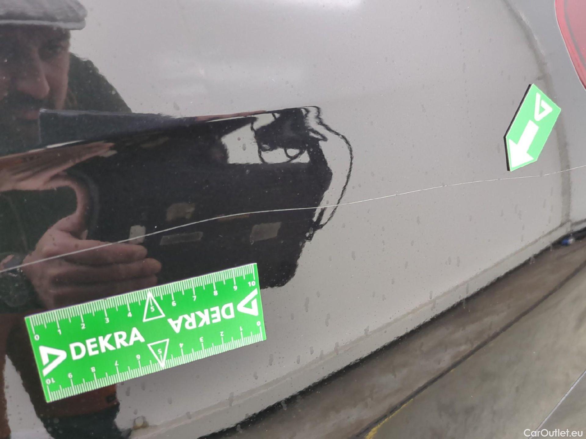  Bmw  Serie 1 Série 1 Berline 116 d Lounge 1.5 115CV BVA7 E6d #32