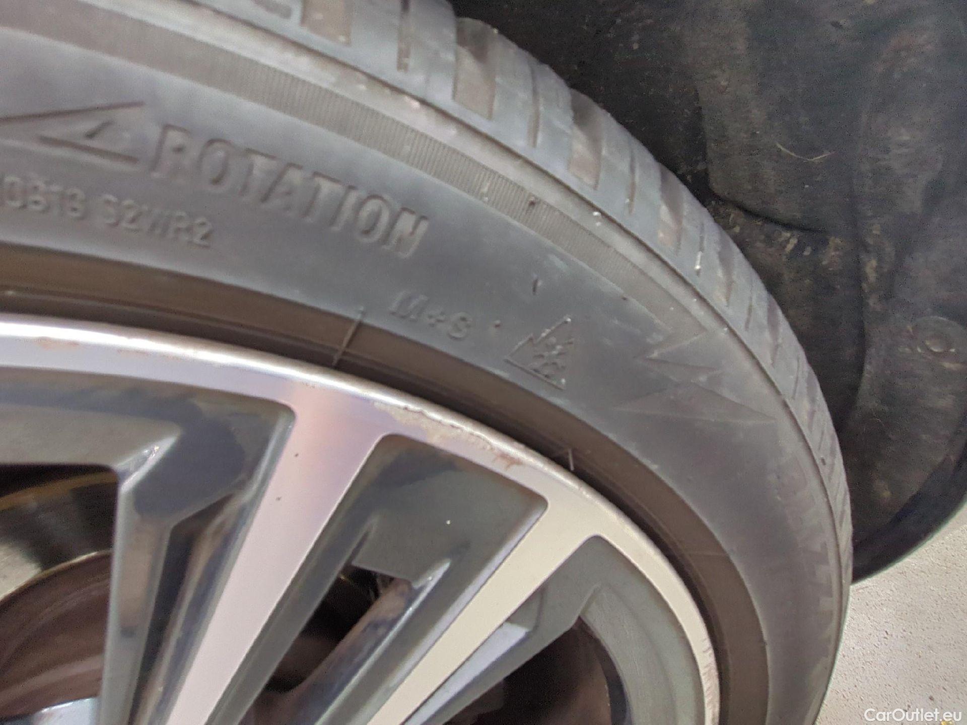  Bmw  Serie 1 Série 1 Berline 116 d Lounge 1.5 115CV BVA7 E6d #1