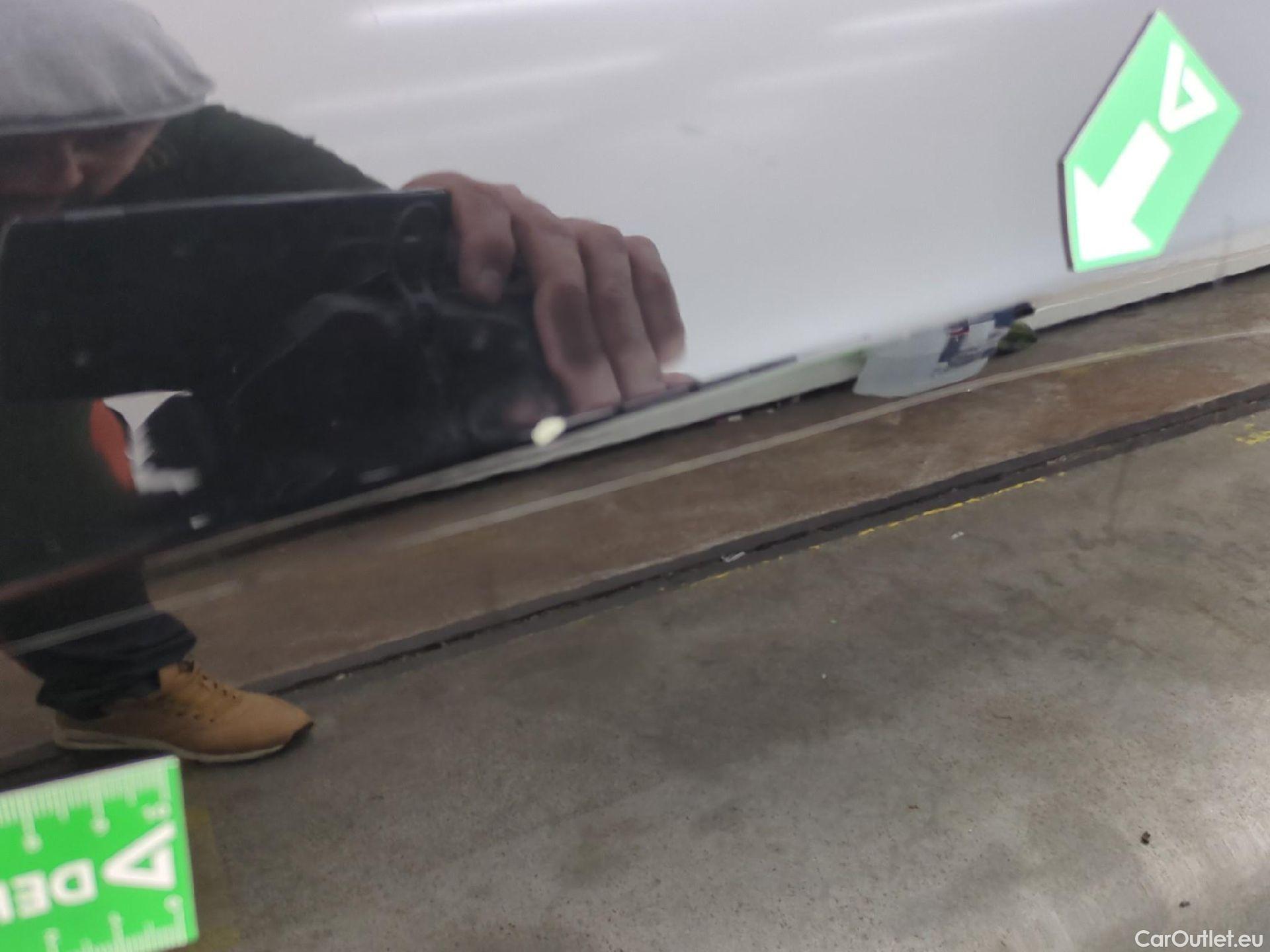  Bmw  Serie 1 Série 1 Berline 116 d Lounge 1.5 115CV BVA7 E6d #28