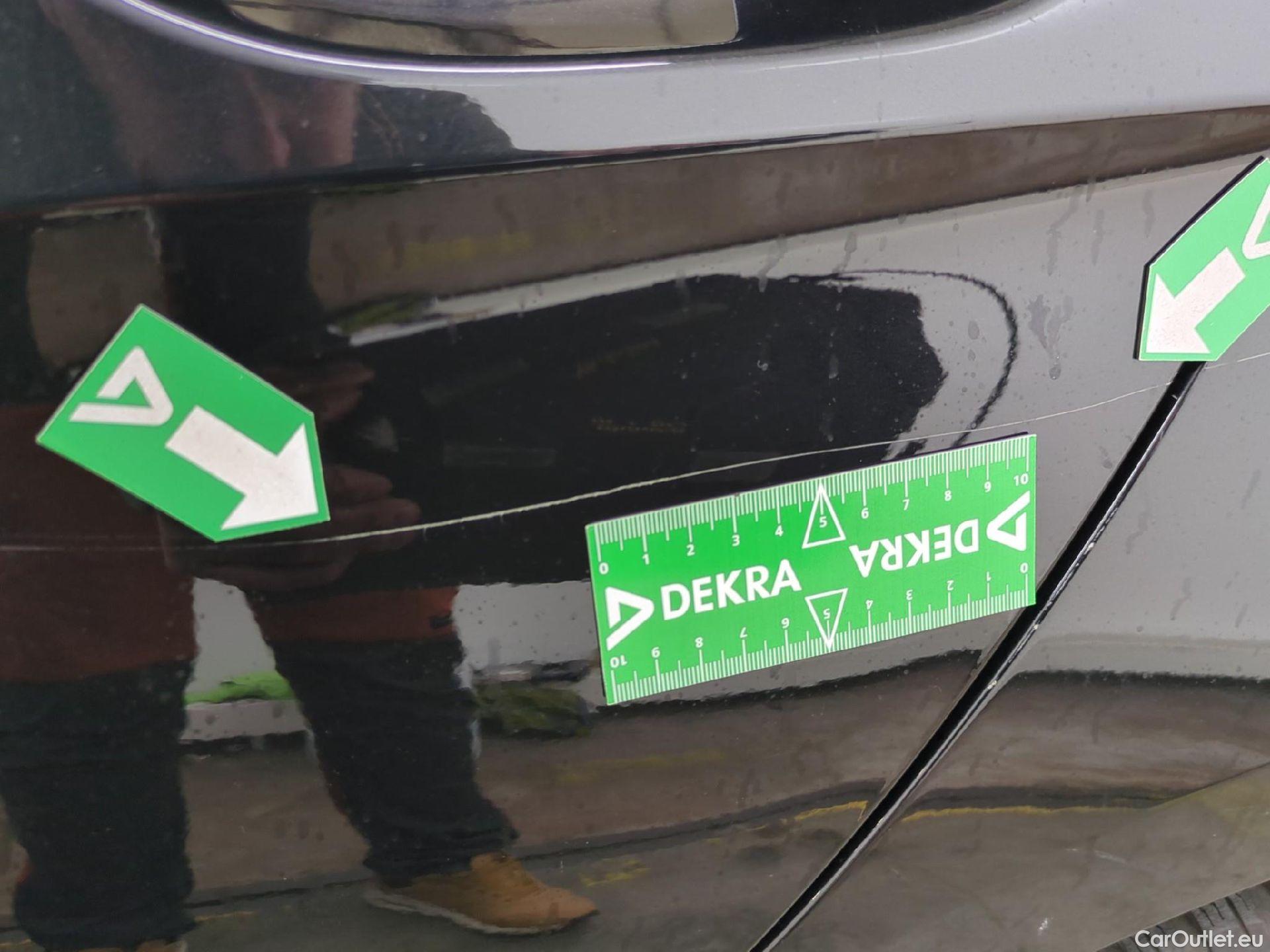  Bmw  Serie 1 Série 1 Berline 116 d Lounge 1.5 115CV BVA7 E6d #29