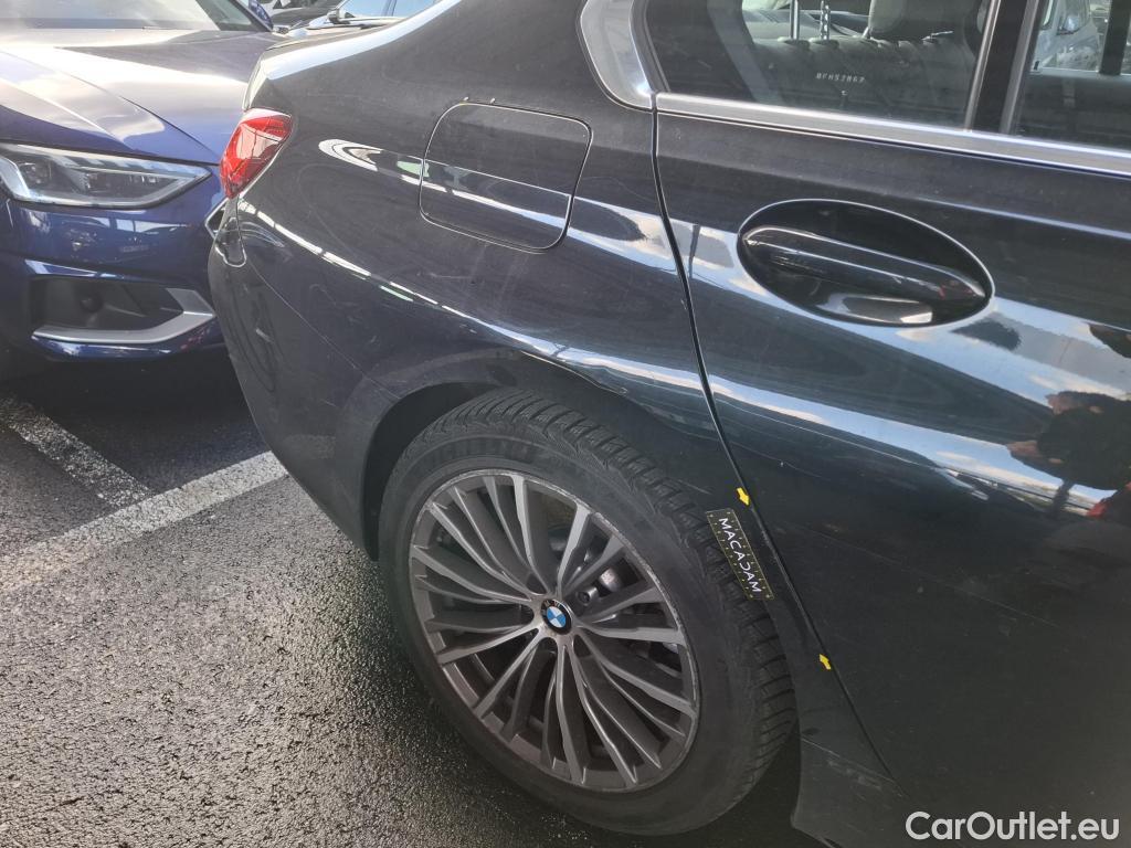  Bmw  Serie 3 BMW Série 3 Berline / 2018 / 4P / Berline 330e 292ch Luxury BVA8 Hybride #12