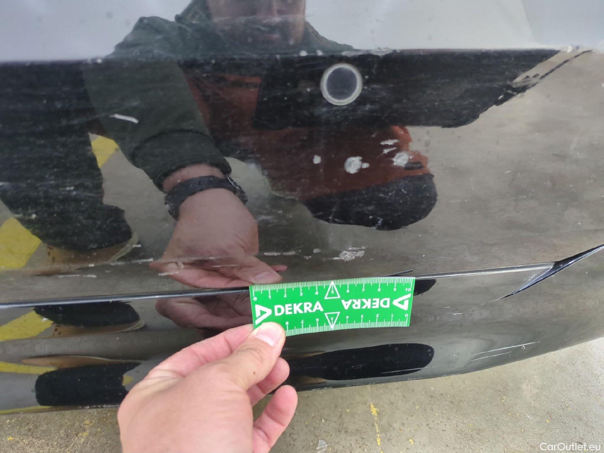  Bmw  Serie 1 Série 1 Berline 116 d Lounge 1.5 115CV BVA7 E6d #60