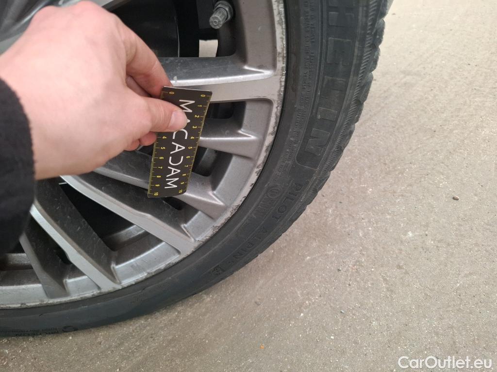  Bmw  Serie 3 BMW Série 3 Berline / 2018 / 4P / Berline 330e 292ch Luxury BVA8 Hybride #57