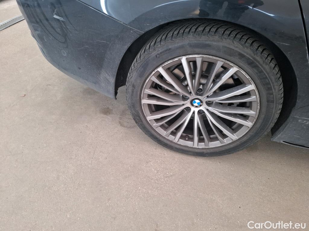  Bmw  Serie 3 BMW Série 3 Berline / 2018 / 4P / Berline 330e 292ch Luxury BVA8 Hybride #41