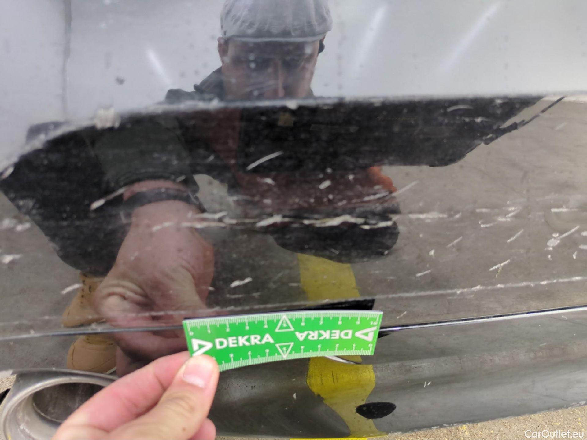  Bmw  Serie 1 Série 1 Berline 116 d Lounge 1.5 115CV BVA7 E6d #58