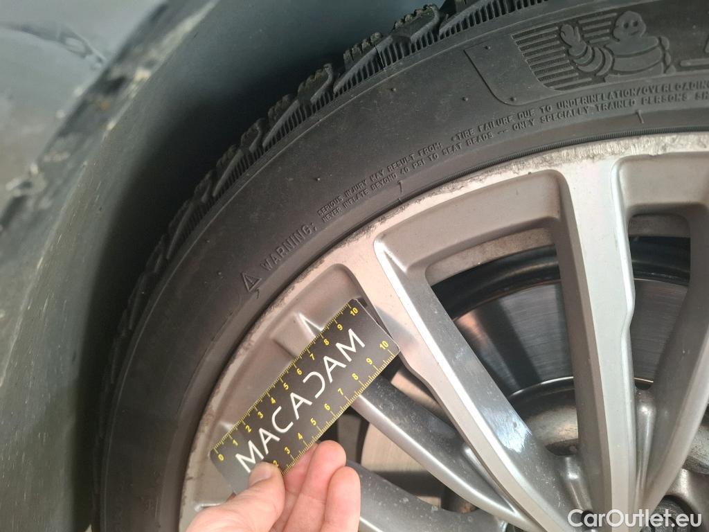  Bmw  Serie 3 BMW Série 3 Berline / 2018 / 4P / Berline 330e 292ch Luxury BVA8 Hybride #40