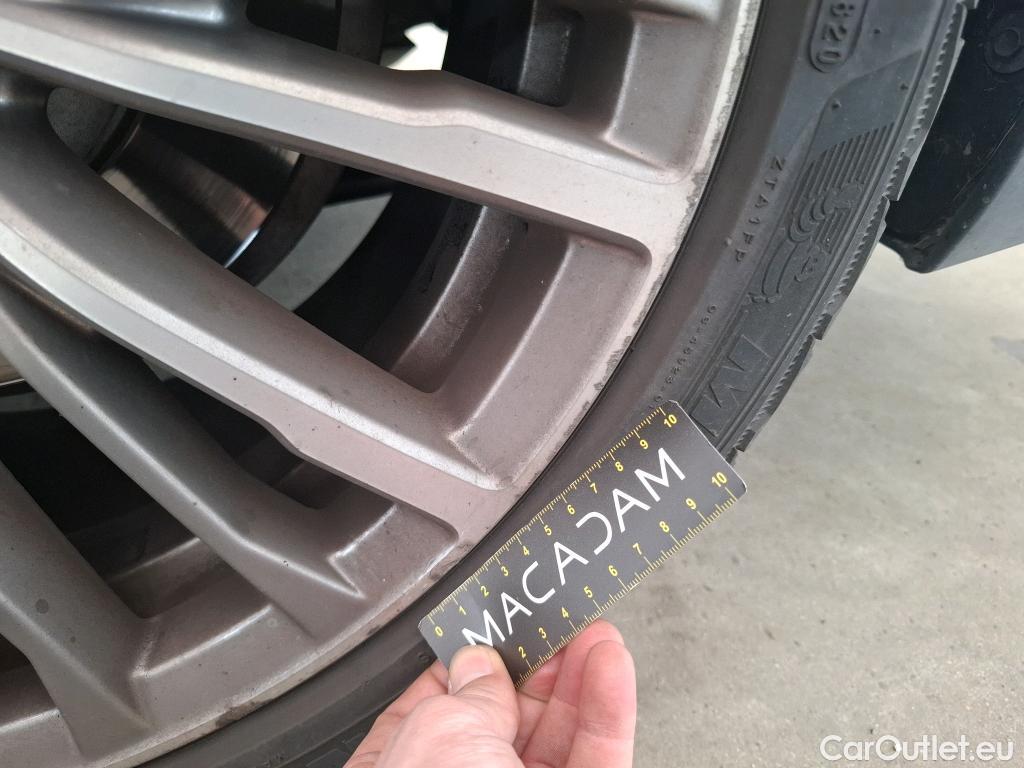  Bmw  Serie 3 BMW Série 3 Berline / 2018 / 4P / Berline 330e 292ch Luxury BVA8 Hybride #51