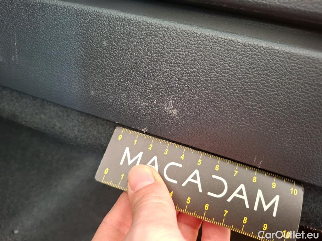  Hyundai   Ioniq HYUNDAI / 2019 / 5P / Berline plug-in hybrid Executive #6