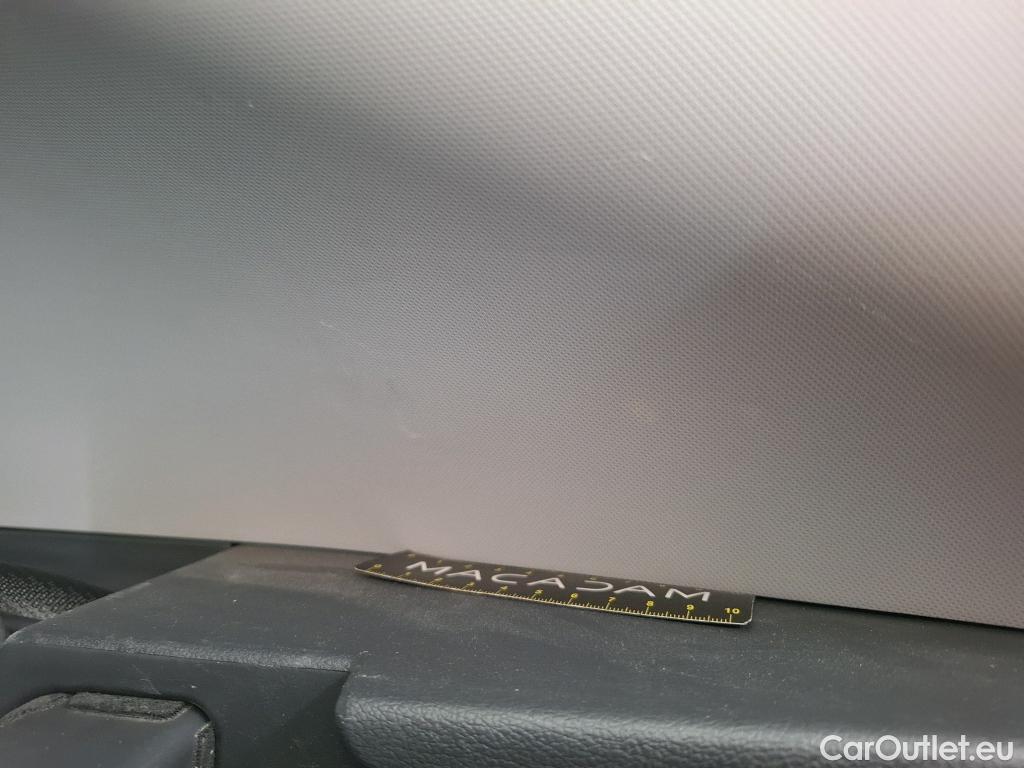  Hyundai   Ioniq HYUNDAI / 2019 / 5P / Berline plug-in hybrid Executive #4