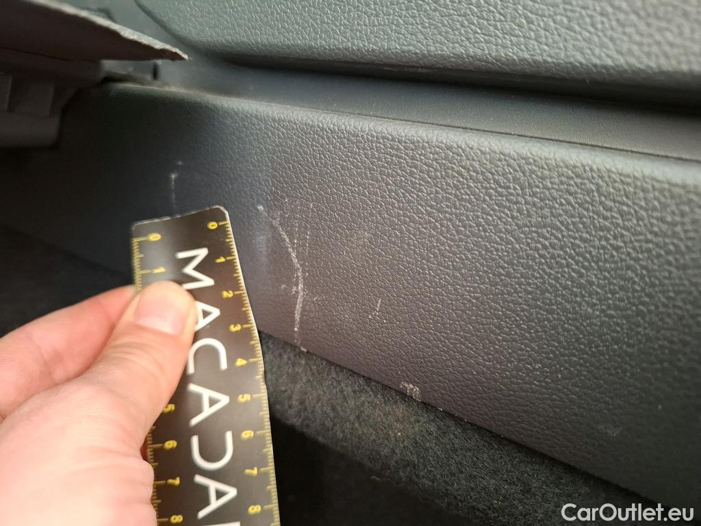  Hyundai   Ioniq HYUNDAI / 2019 / 5P / Berline plug-in hybrid Executive #7