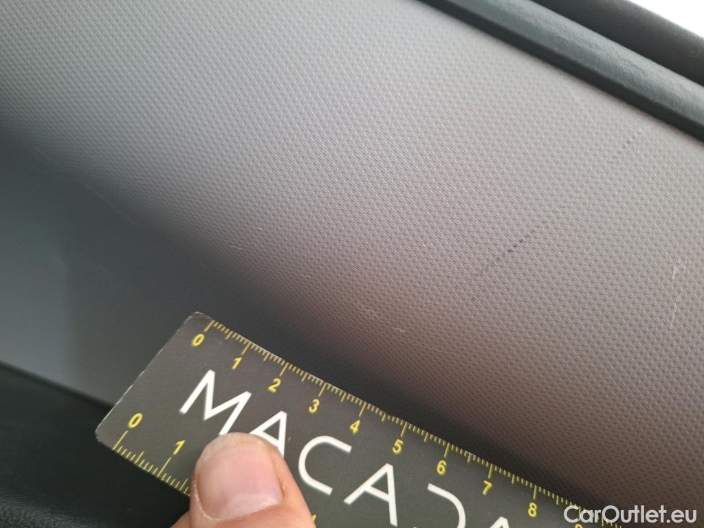  Hyundai   Ioniq HYUNDAI / 2019 / 5P / Berline plug-in hybrid Executive #2