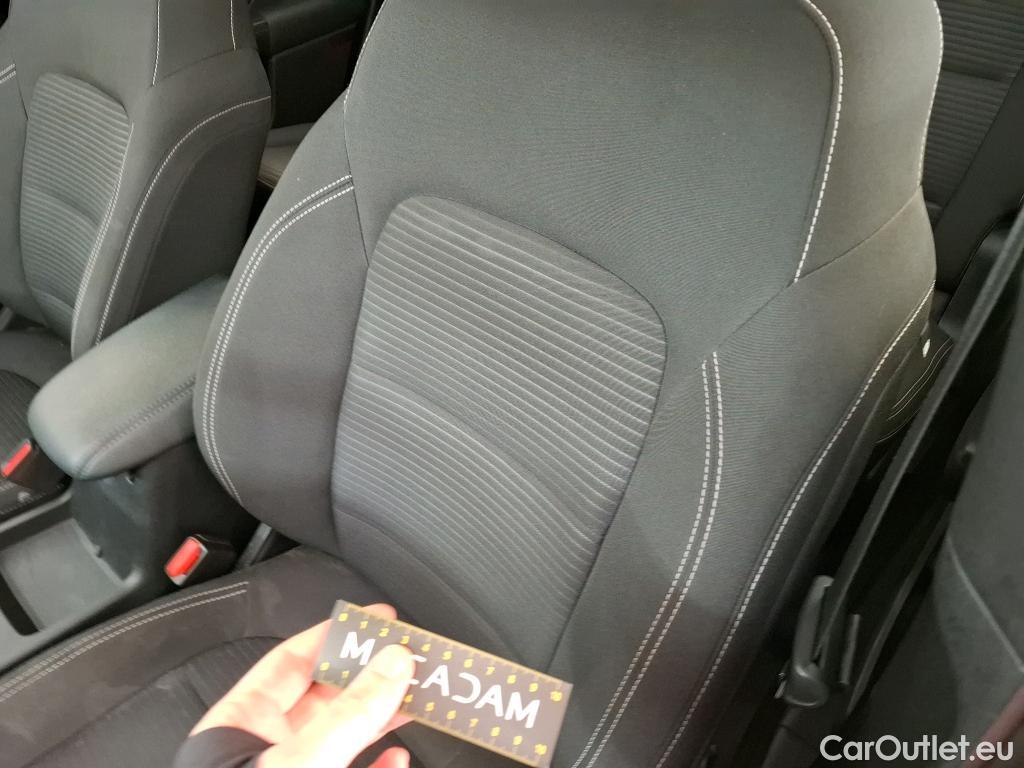  Ford  Kuga FORD  / 2019 / 5P / SUV 2.5 190 hybrid Flexifuel Pshift Titanium #33