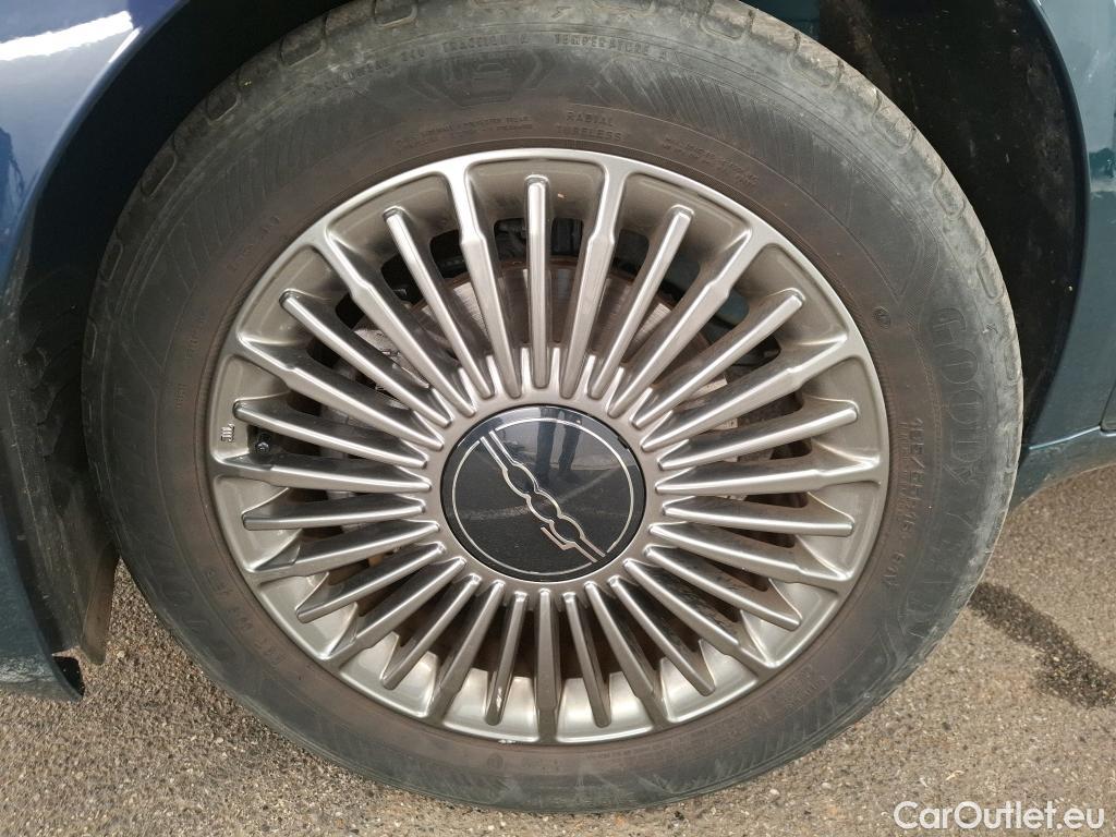  Fiat  500  e Icone 42kWh BVA #40