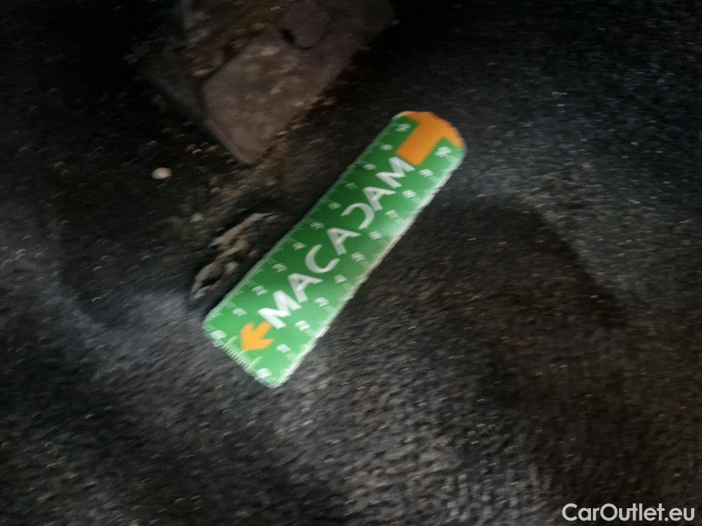  Hyundai  Tucson HYUNDAI  / 2020 / 5P / SUV 1.6 PHEV 265 HTRAC CREATIVE 4WD AUTO #9