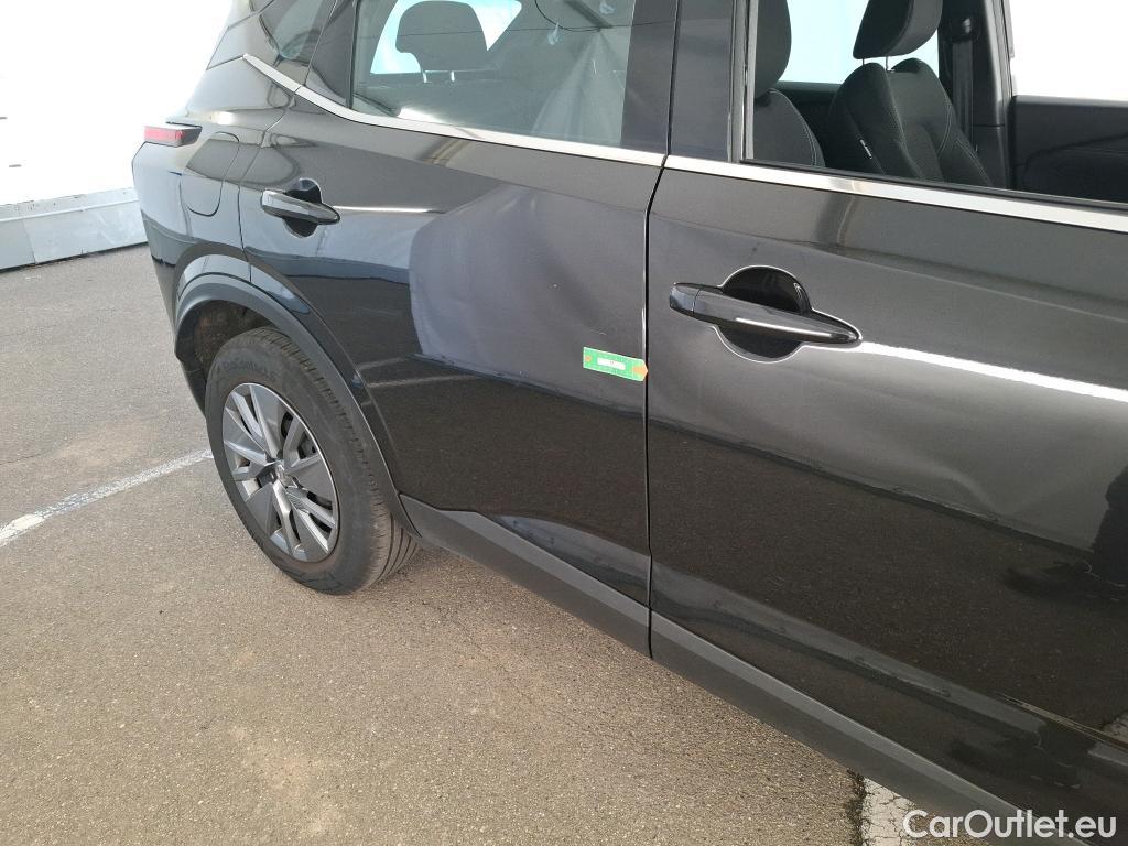  Nissan  Qashqai NISSAN  / 2021 / 5P / Crossover 1.3 MHEV 140 Visia #29