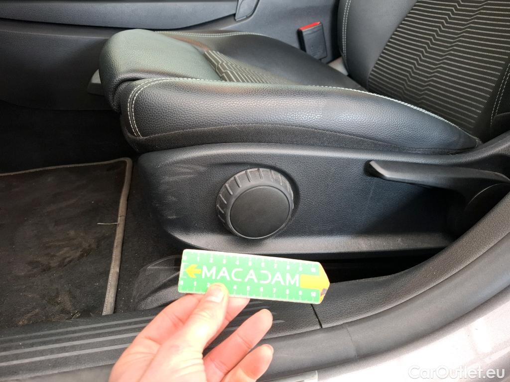  Mercedes  CLA-Klasse MERCEDES-BENZ CLA Coupe  2019  4P  Coupé CLA 180 d Business Line BA8 #25