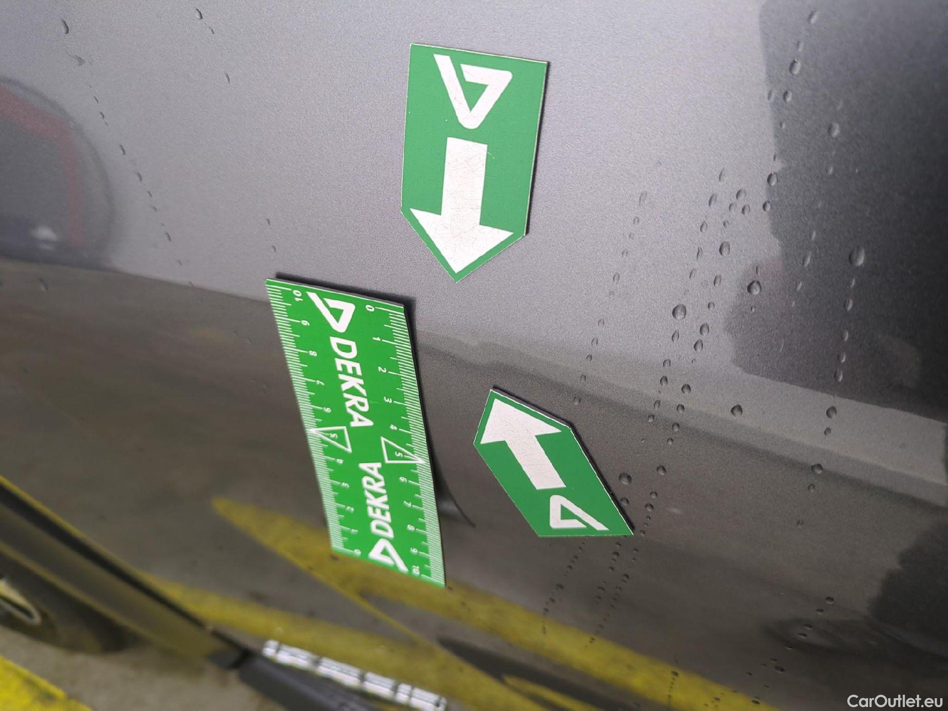  Nissan  Juke NISSAN  / 2019 / 5P / Crossover Hybrid 143 Business Edition #3