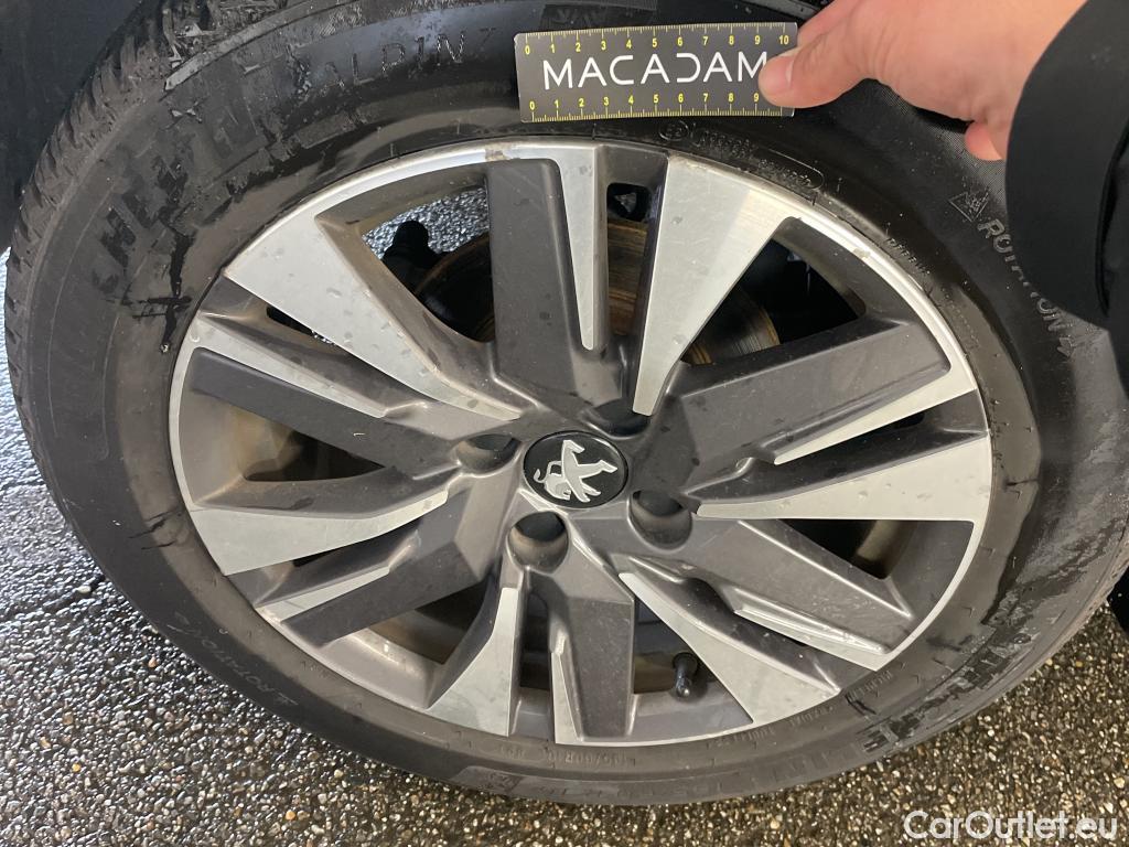  Peugeot  2008  Allure Business 1.2 PureTech 130CV BVM6 E6dT #13