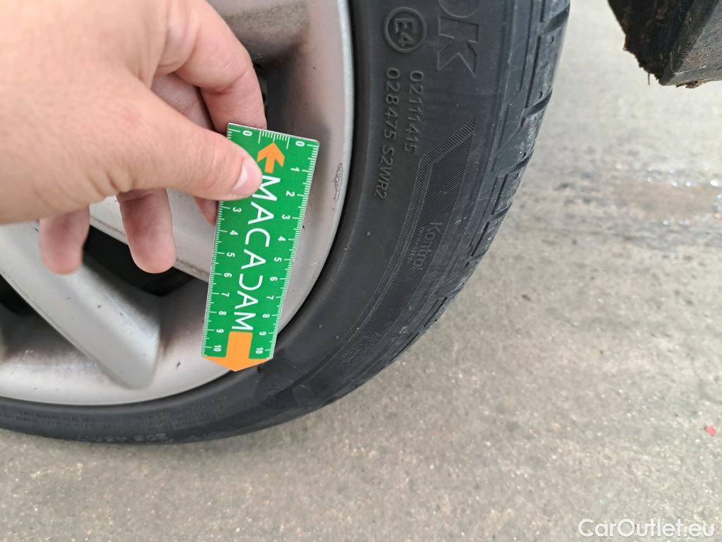  Mini  Mini   / 2014 / 5P / Berline Cooper Edition Greenwich 136 ch #37