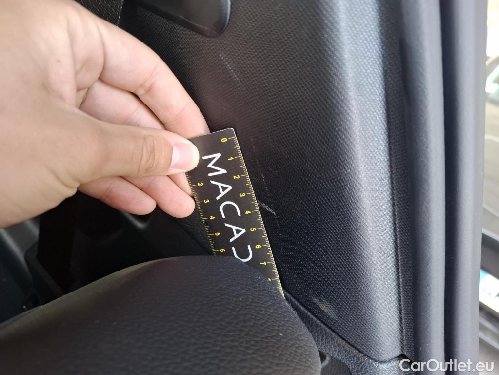  Mercedes  GLB MERCEDES-BENZ  / 2019 / 5P / SUV  200 d AMG Line #35