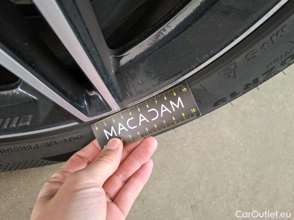  Mercedes  GLB MERCEDES-BENZ  / 2019 / 5P / SUV  200 d AMG Line #29