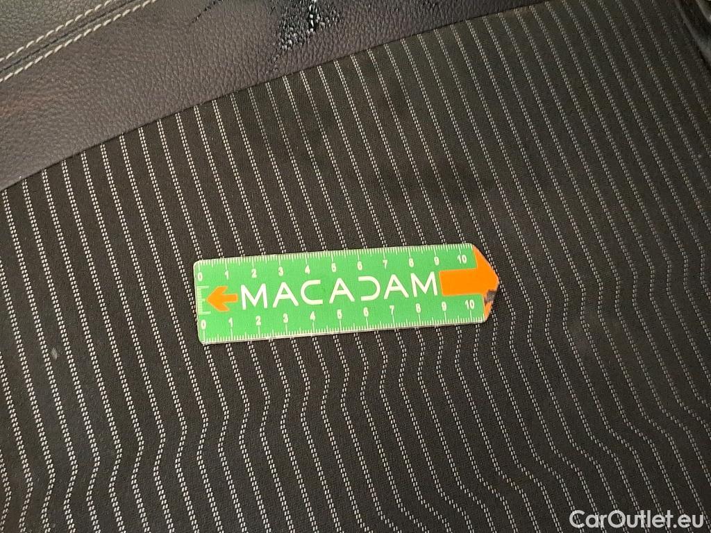  Mercedes  CLA-Klasse MERCEDES-BENZ CLA Coupe  2019  4P  Coupé CLA 180 d Business Line BA8 #38