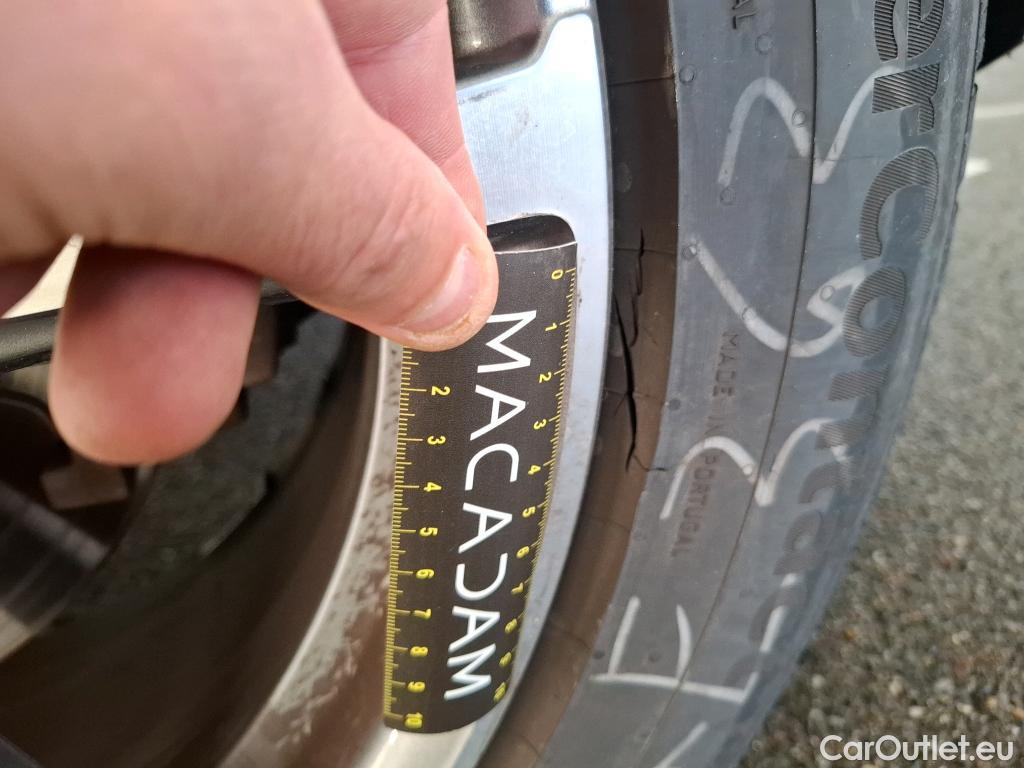  Mercedes  G-Klasee MERCEDES-BENZ GLC / 2019 / 5P / SUV 2.0 GLC 300 E BUSINESS LINE 4MATIC #2