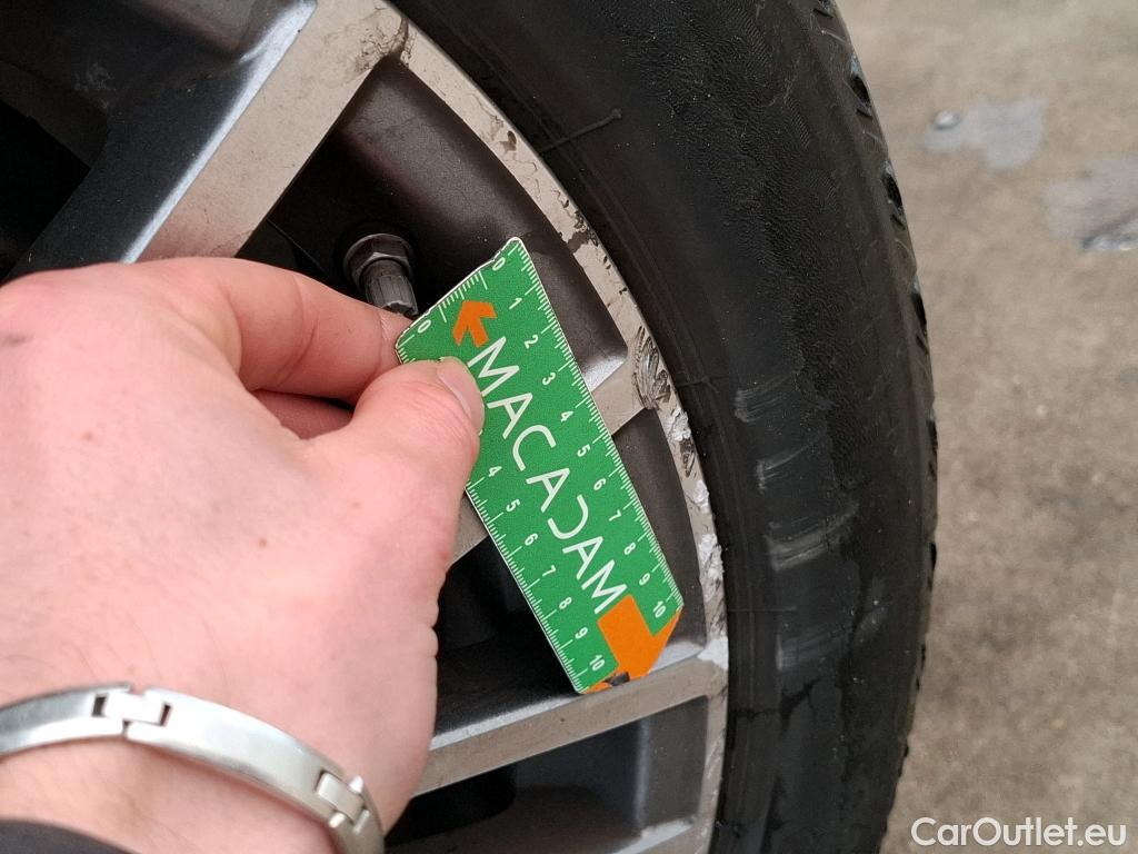  Mercedes  CLA-Klasse MERCEDES-BENZ CLA Coupe  2019  4P  Coupé CLA 180 d Business Line BA8 #17