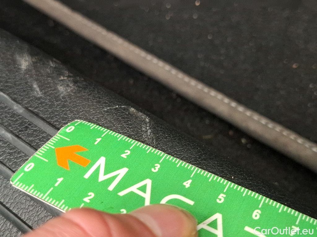  Mercedes  CLA-Klasse MERCEDES-BENZ CLA Coupe  2019  4P  Coupé CLA 180 d Business Line BA8 #24